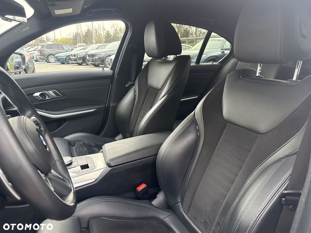 BMW Seria 3 320d xDrive - 10