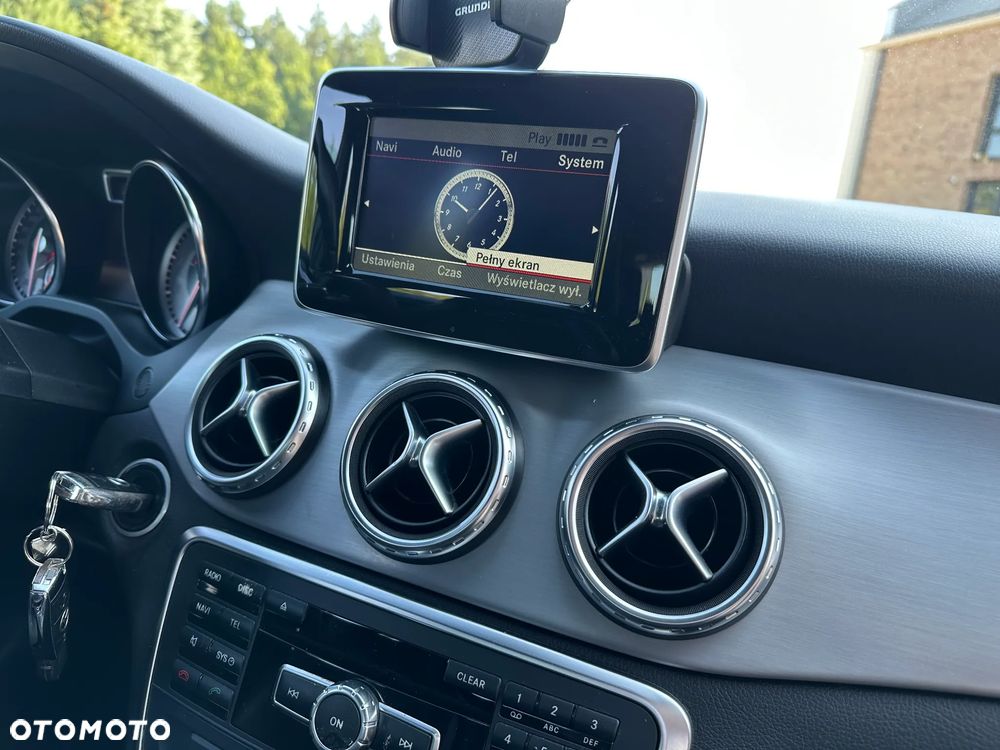 Mercedes-Benz GLA 250 7G-DCT - 34