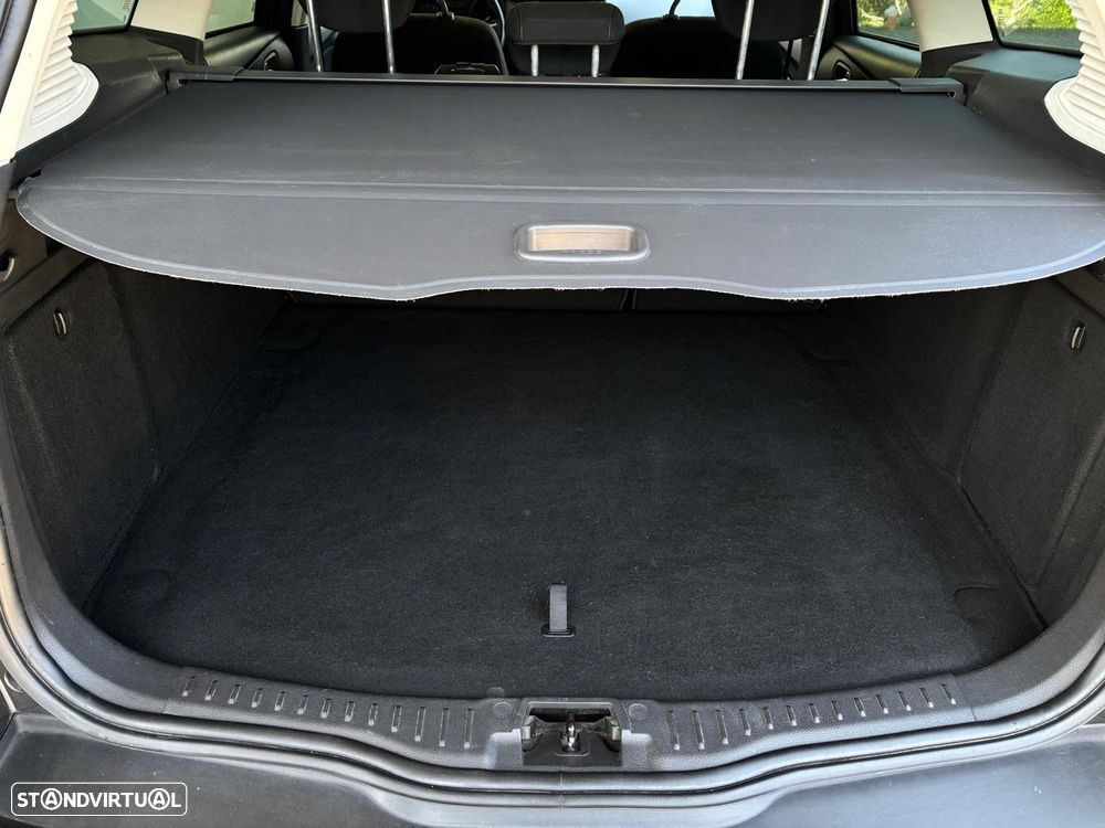 Ford Focus SW 1.0 EcoBoost S&S TREND - 17