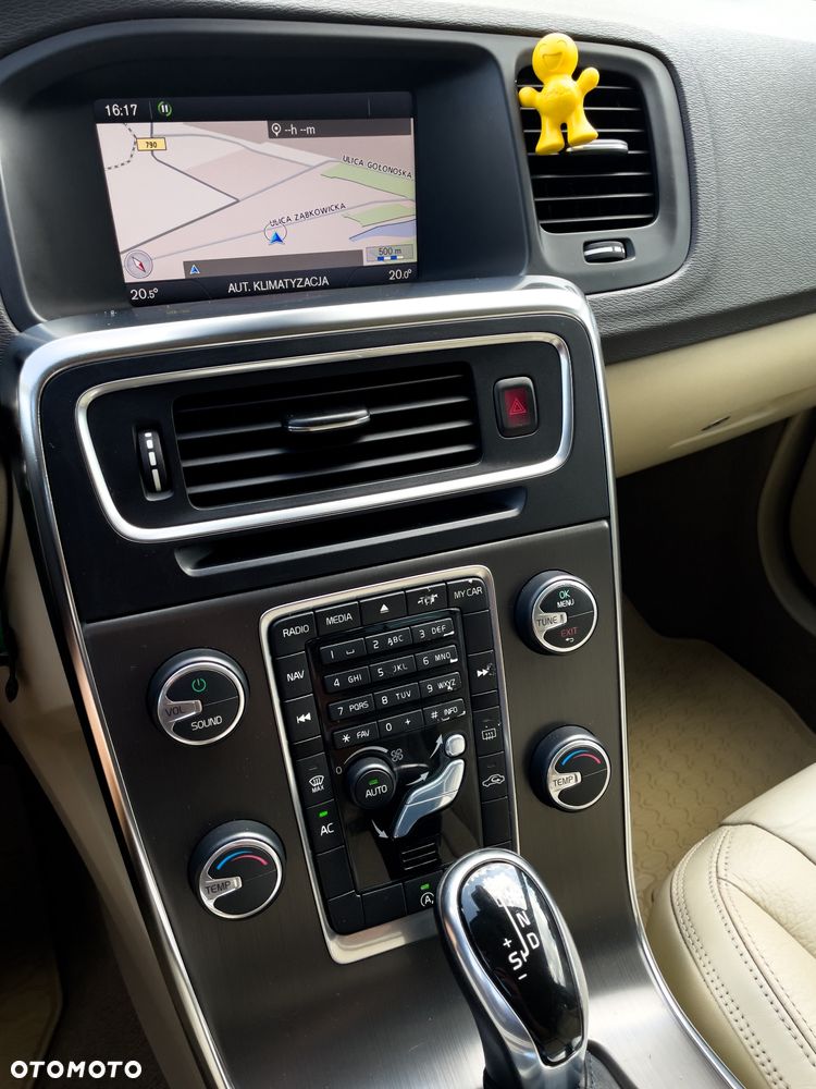 Volvo V60 D3 Momentum - 23
