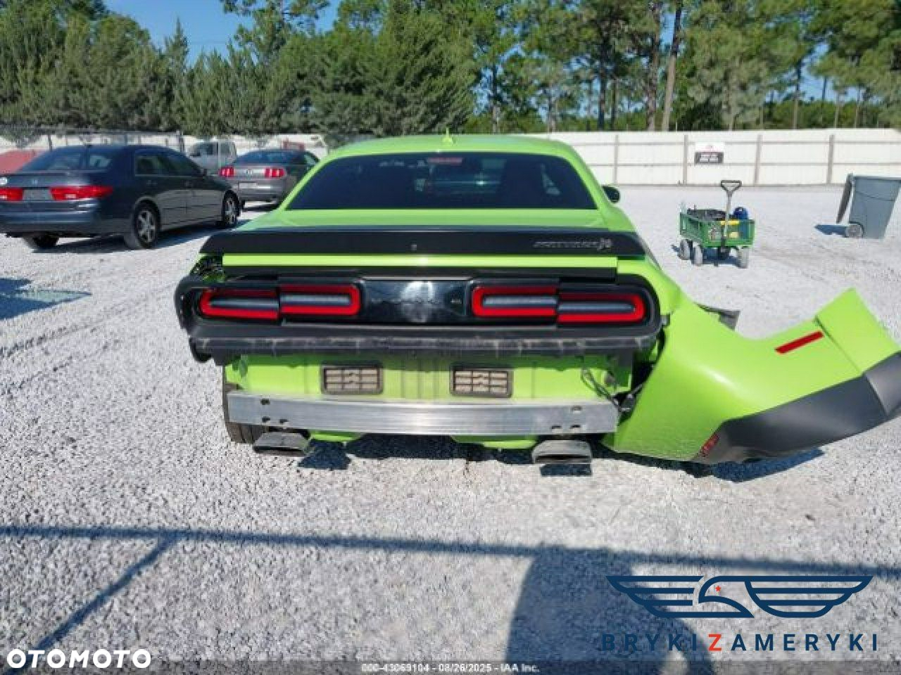 Dodge Challenger - 8