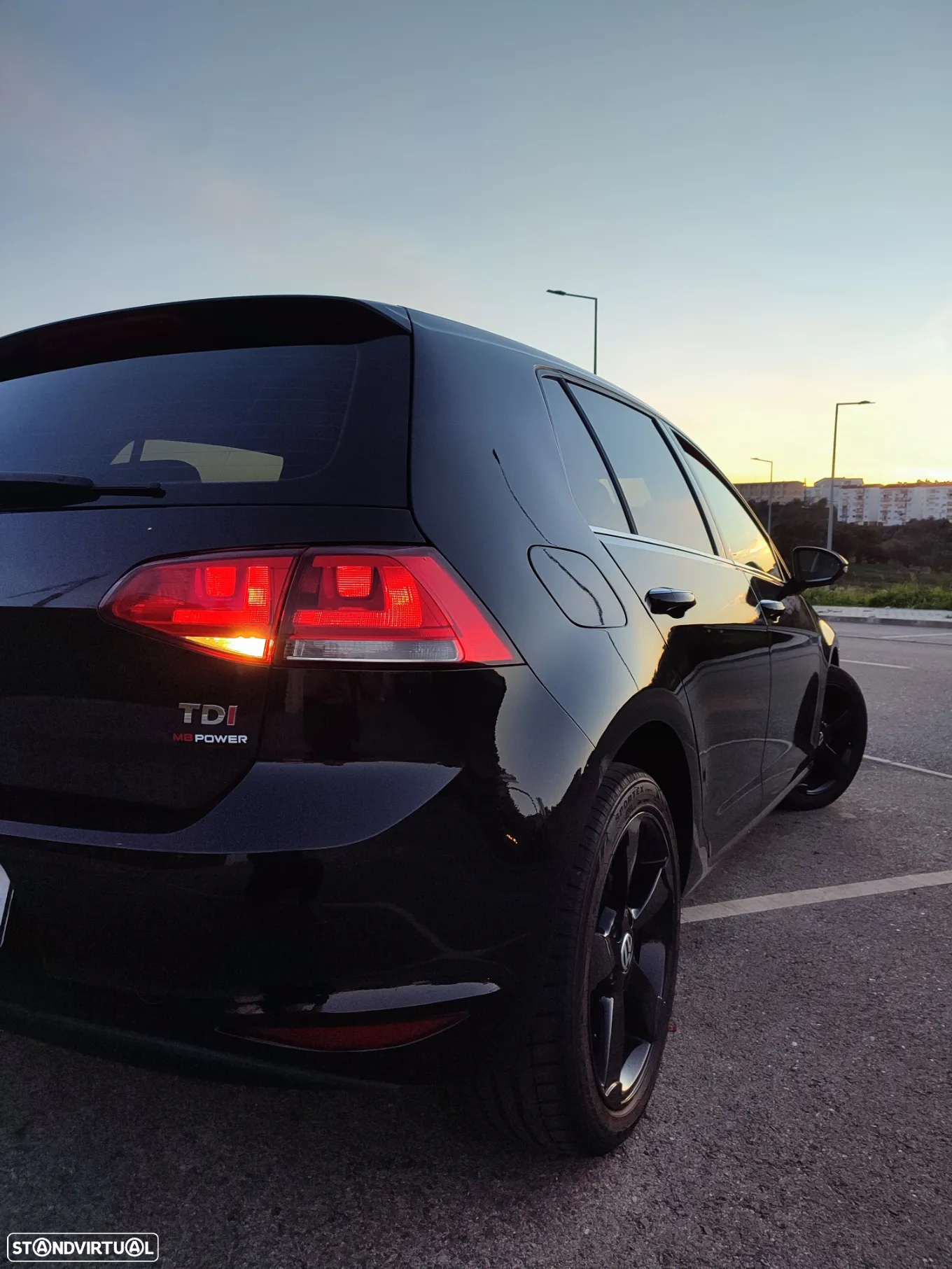 VW Golf 1.6 TDi Highline DSG - 4
