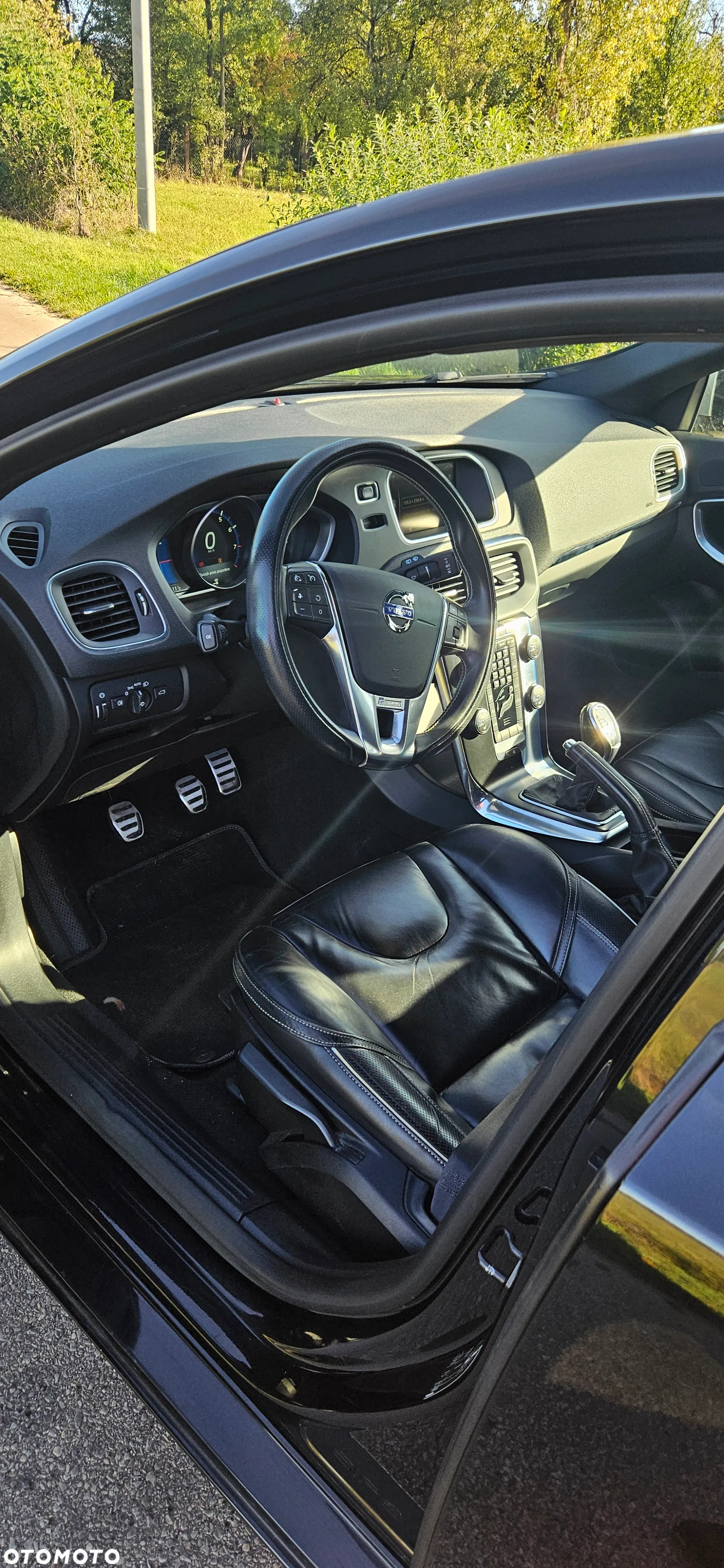 Volvo V40 T3 R-Design - 20
