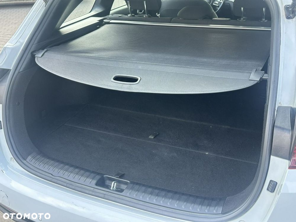 Kia Ceed - 10