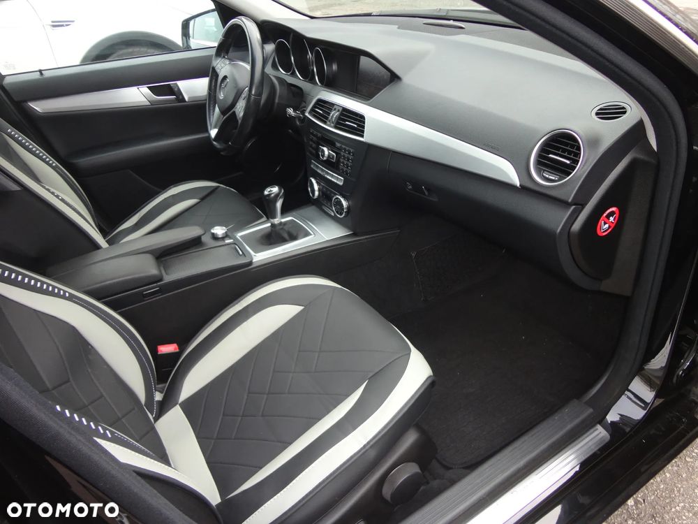 Mercedes-Benz Klasa C 180 BlueEFFICIENCY Avantgarde - 11