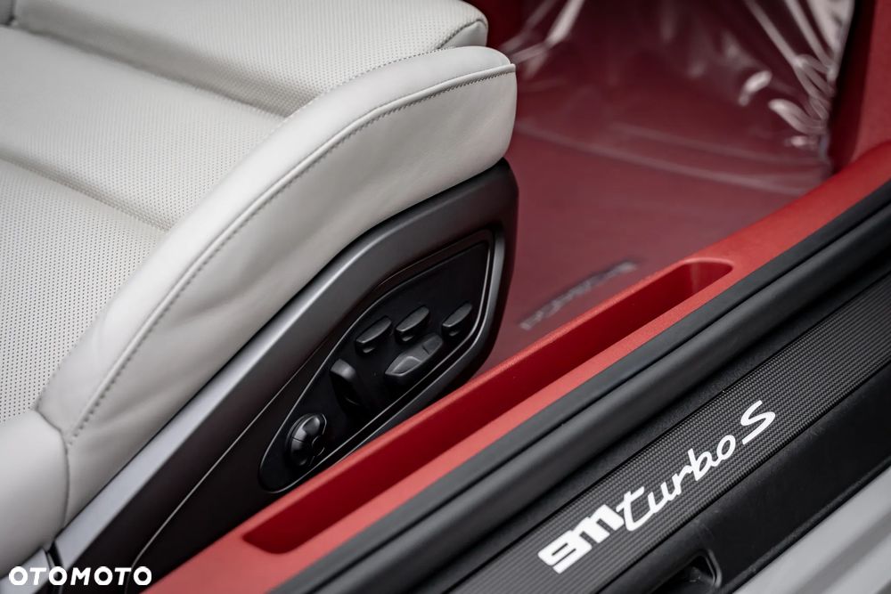 Porsche 911 Turbo S - 34