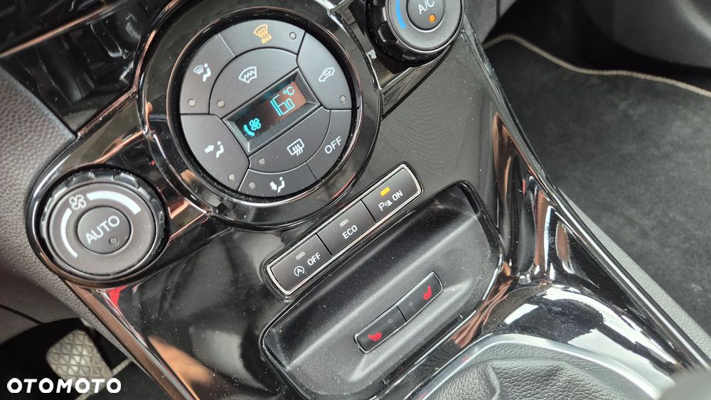 Ford Fiesta 1.0 EcoBoost STart-Stop Titanium - 26