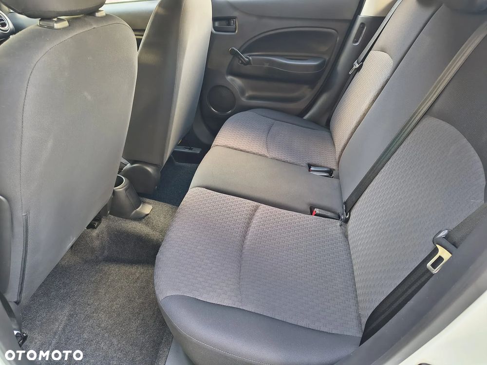 Mitsubishi Space Star 1.0 Inbusiness - 11