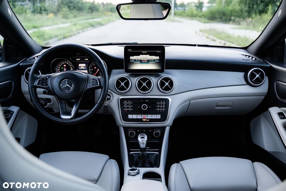 Mercedes-Benz CLA 200 (CDI) d Urban - 17