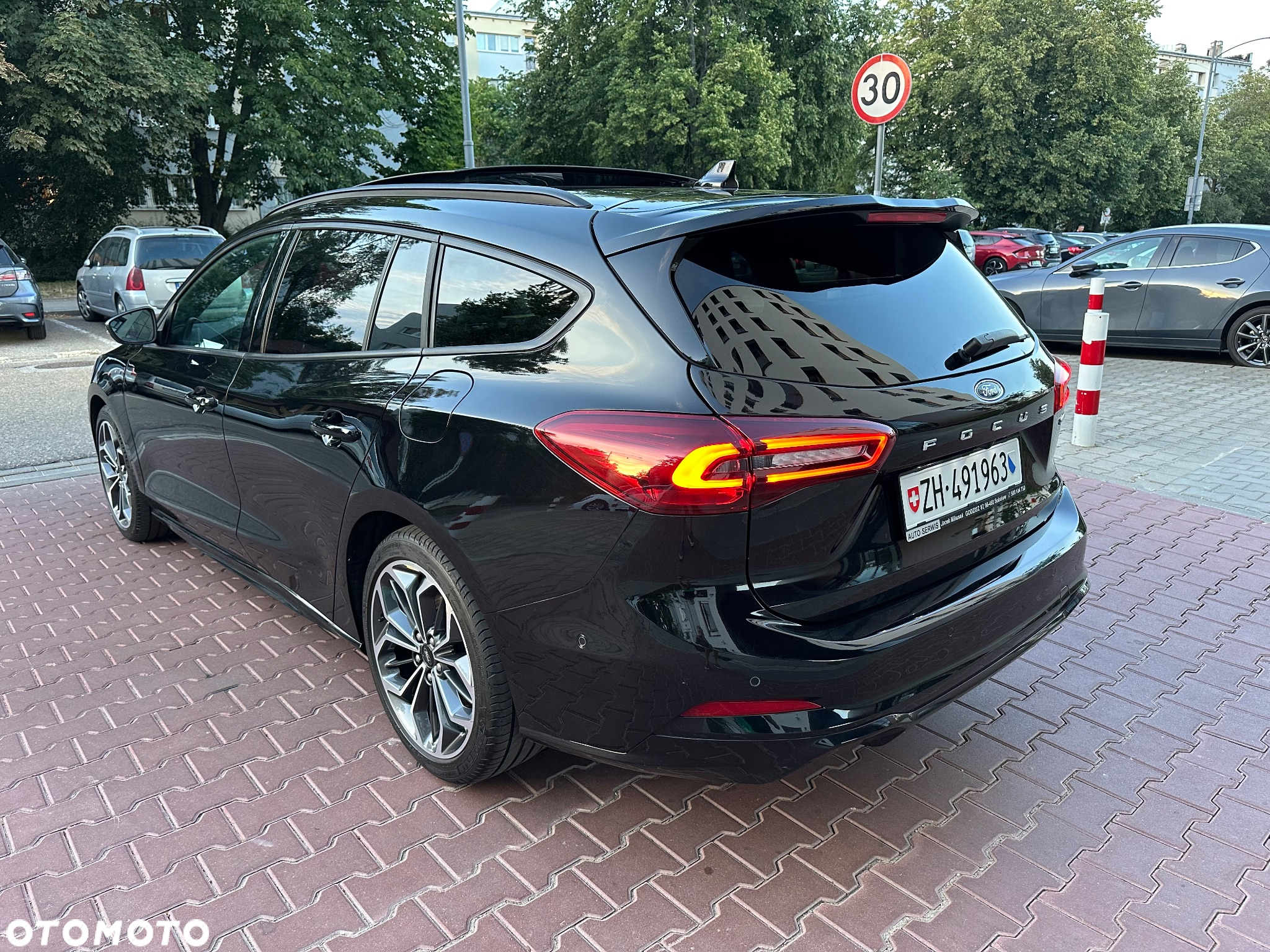 Ford Focus Turnier 1.0 EcoBoost Hybrid ST-LINE X - 8