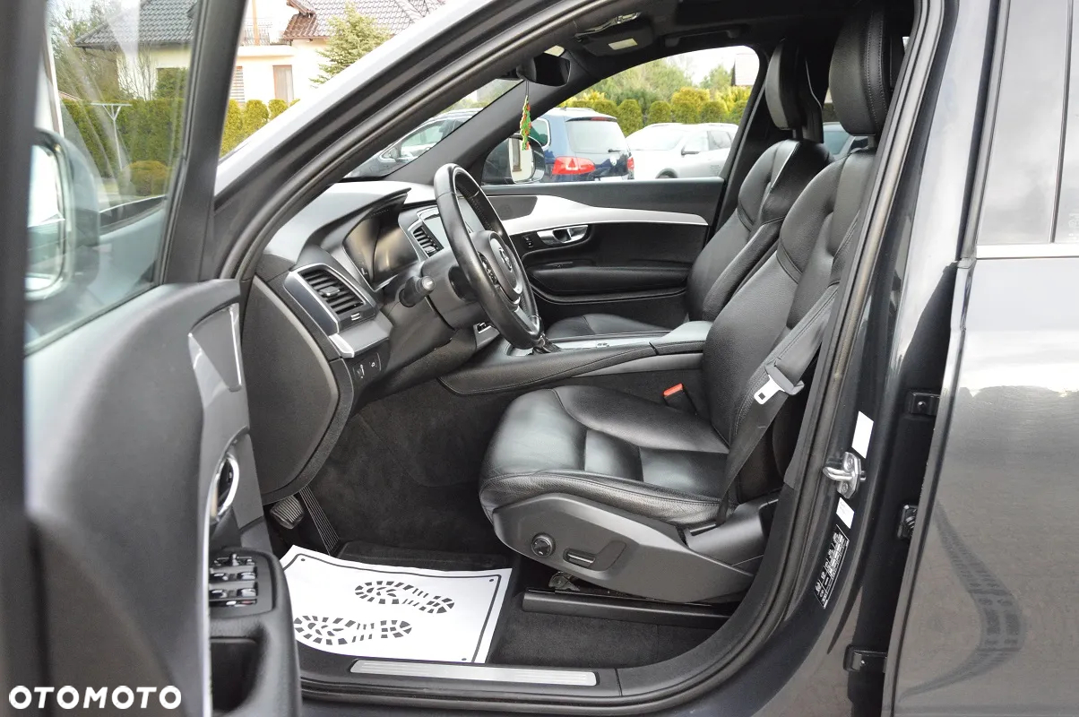 Volvo XC 90 - 21