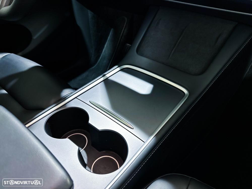 Tesla Model Y Long Range Dual Motor AWD - 37
