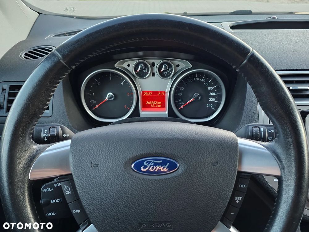 Ford Kuga 2.0 TDCi FWD Titanium - 21