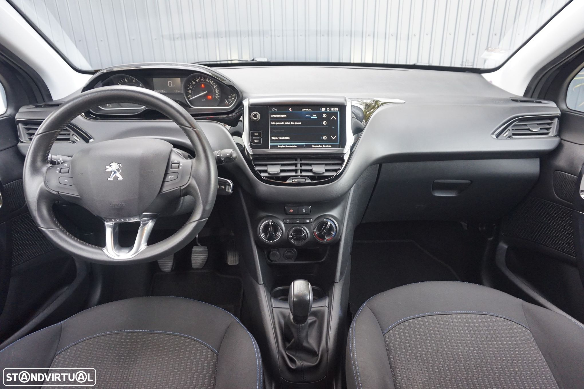 Peugeot 208 1.2 PureTech Signature - 3