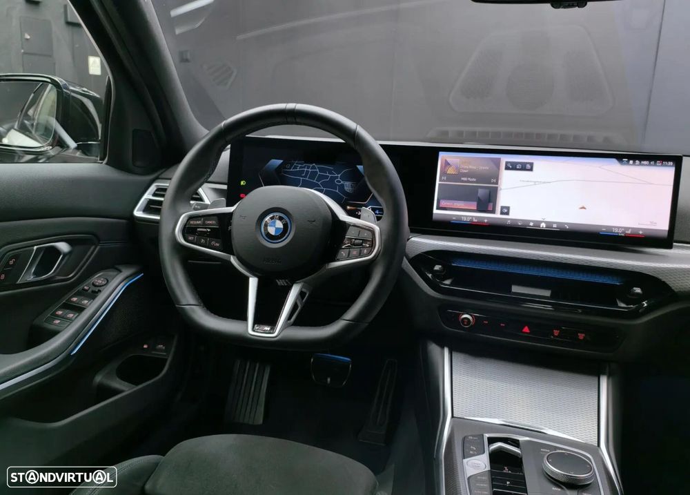 BMW 330 e Pack Desportivo M Pro Auto - 56