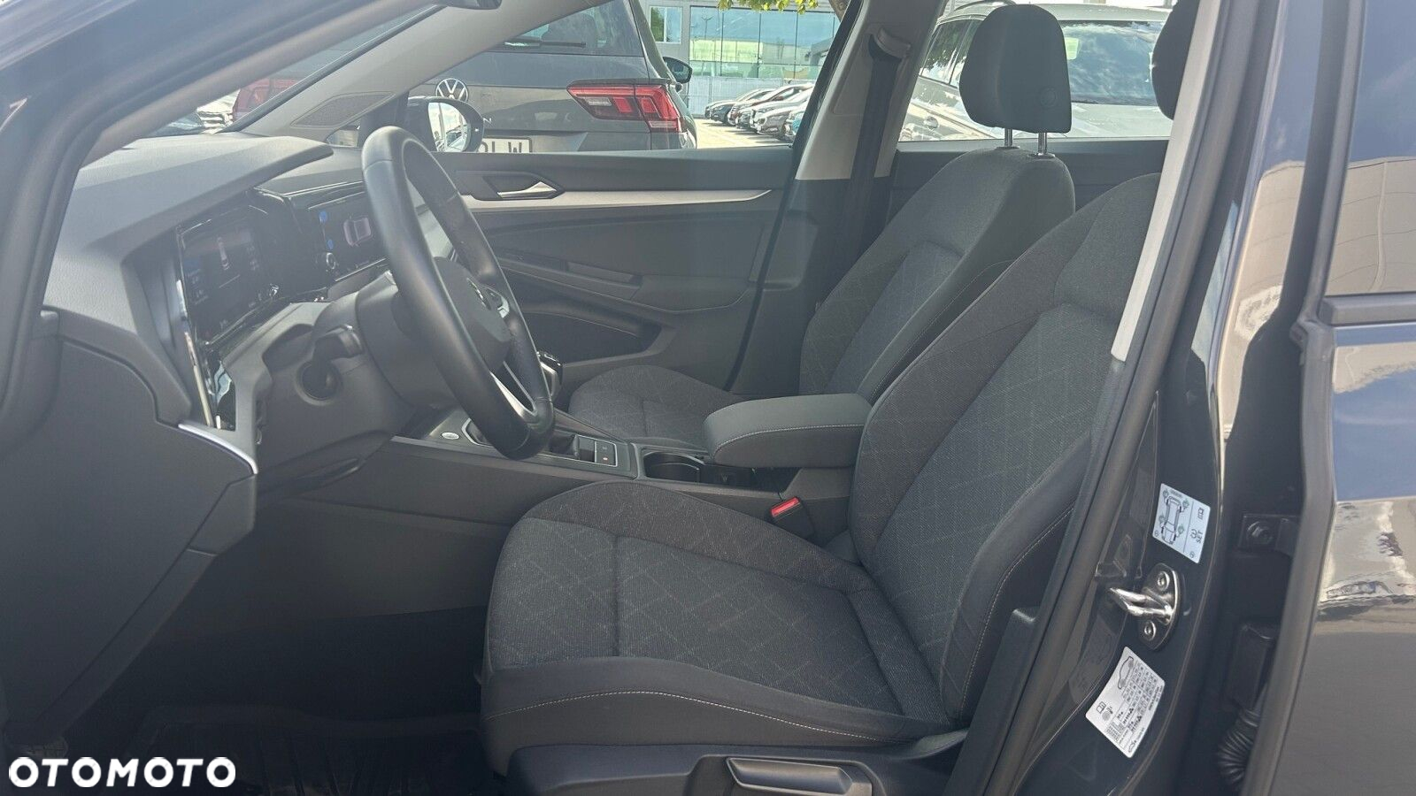Volkswagen Golf VIII 1.5 TSI EVO Life - 9