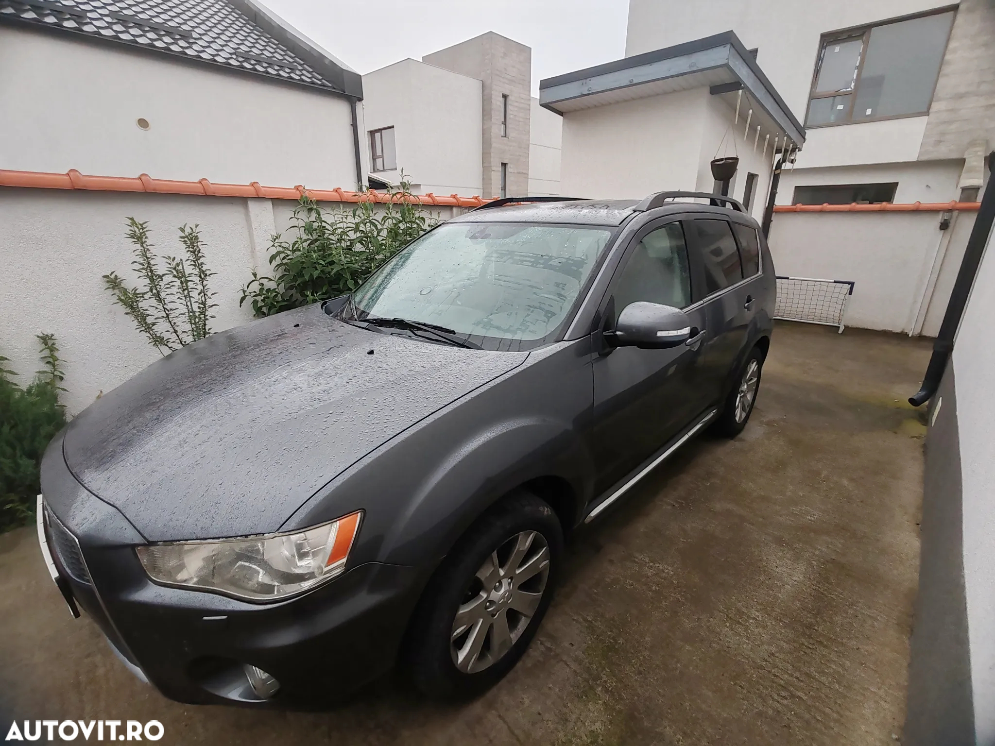 Mitsubishi Outlander - 17