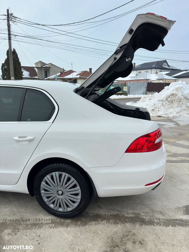 Skoda Superb 2.0 TDI Ambition - 4