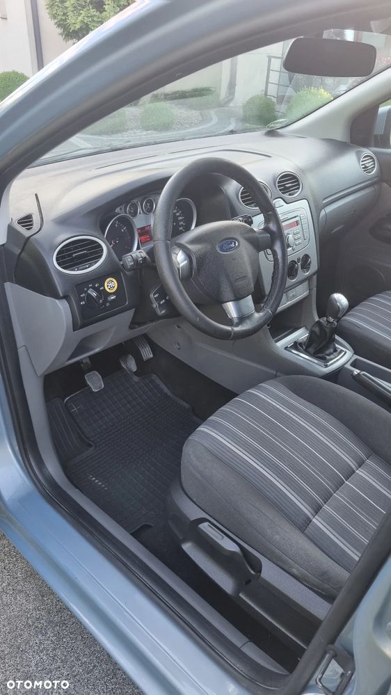 Ford Focus 1.4 Ambiente - 14