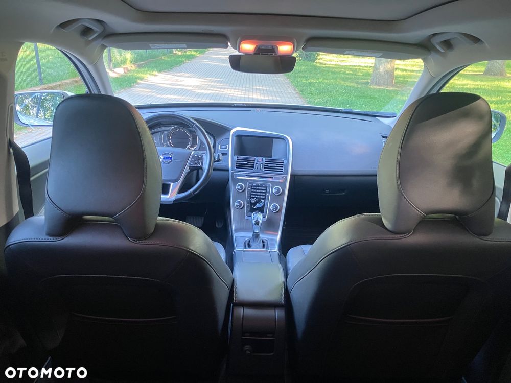 Volvo XC 60 T5 AWD Drive-E R-Design Momentum - 11