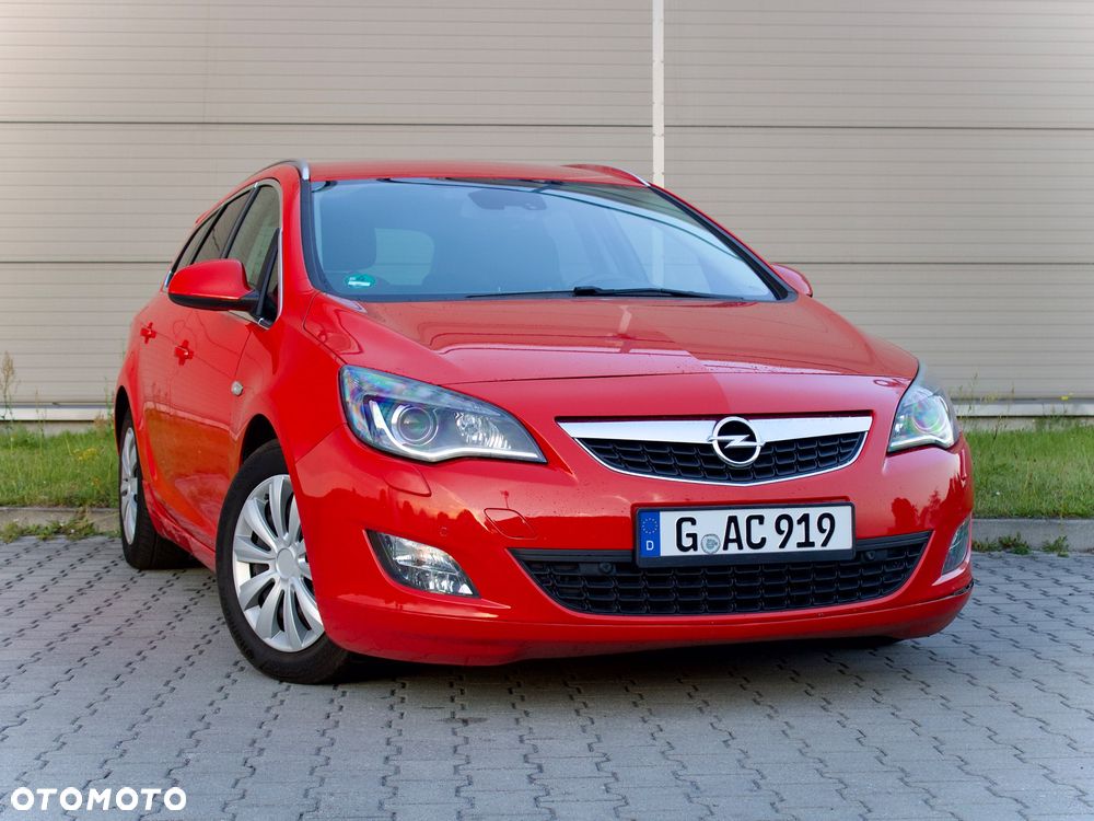 Opel Astra 1.6 Turbo Edition Sport - 1