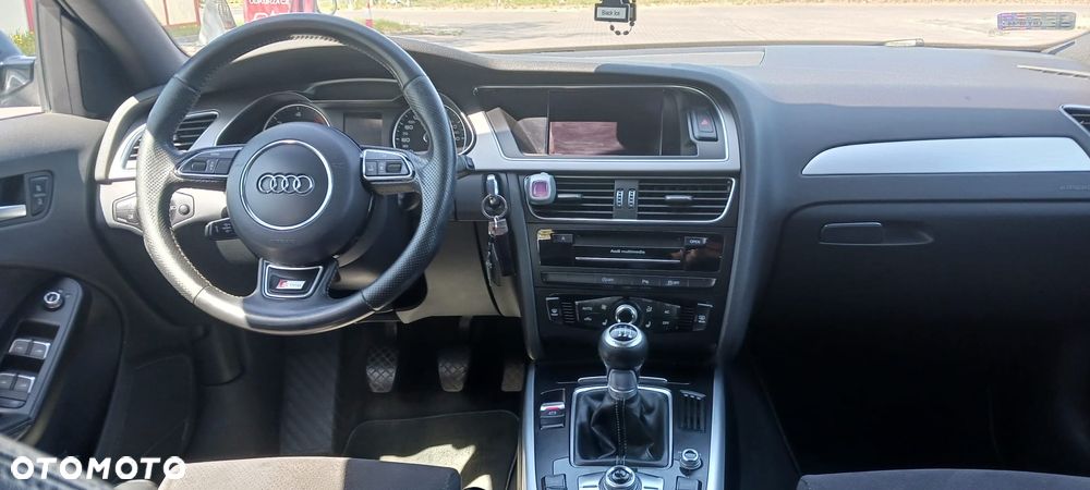 Audi A4 Avant 2.0 TDI DPF clean diesel S line Sportpaket - 23