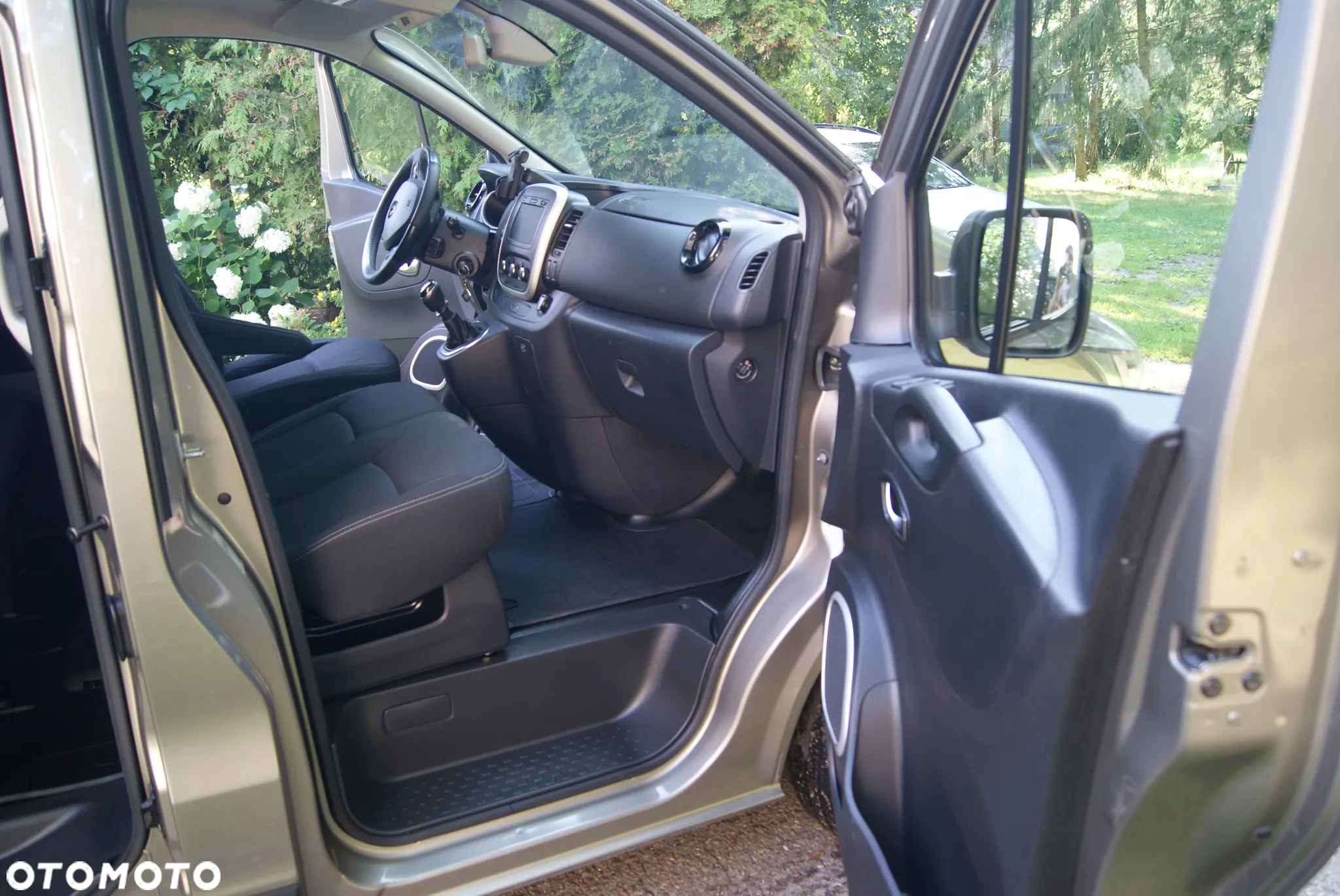 Renault Trafic SpaceClass 2.0 dCi - 15
