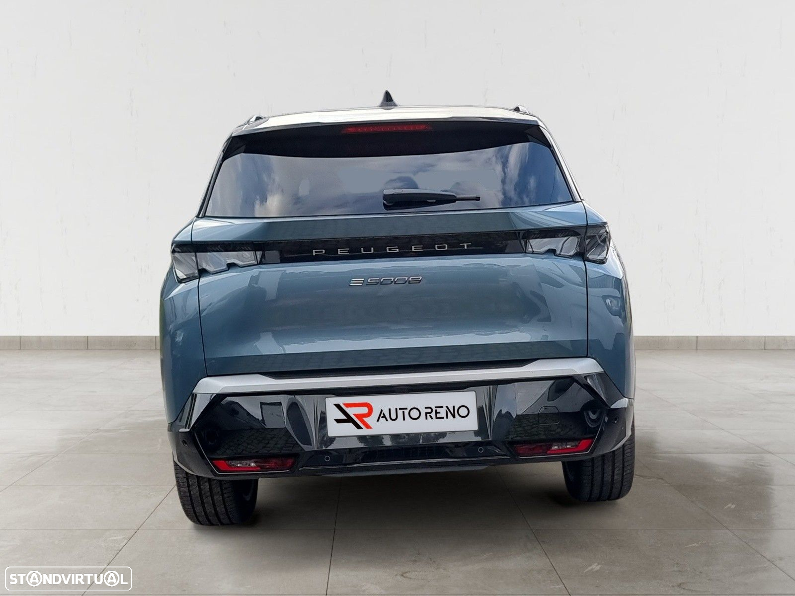 Peugeot E-5008 - 5