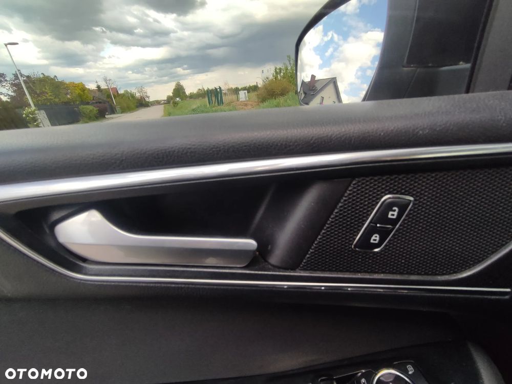 Ford S-Max 2.0 TDCi Bi-Turbo Titanium PowerShift - 24