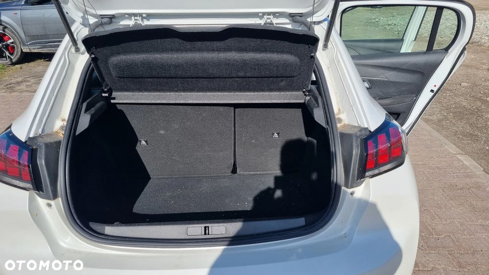 Peugeot 208 - 29