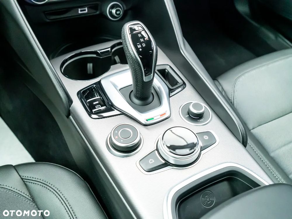 Alfa Romeo Giulia 2.0 Turbo Sprint - 19