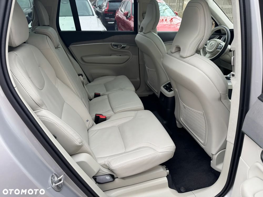 Volvo XC 90 T8 AWD Plug-In Hybrid Ultra Dark 7os - 10