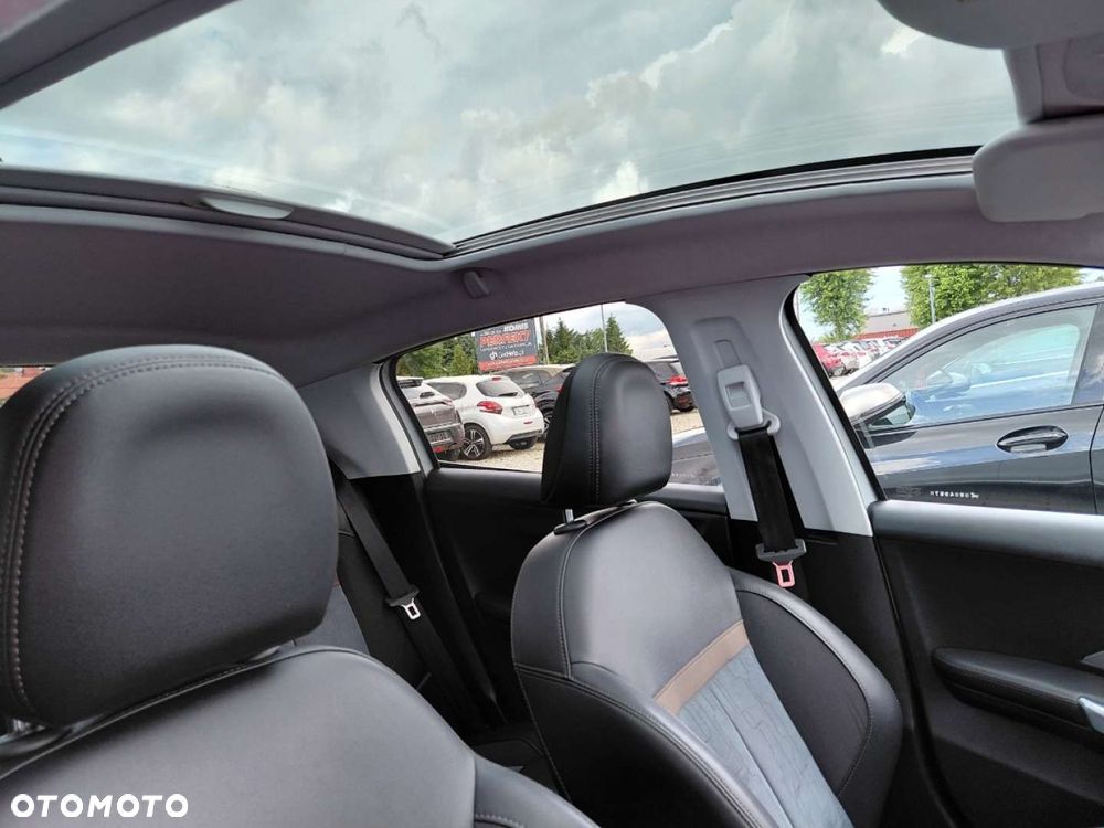 Peugeot 208 - 20