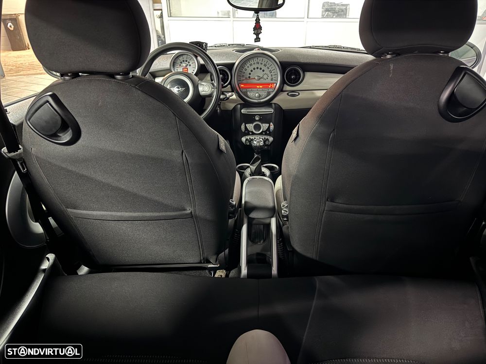 MINI 3 Portas Cooper D - 11