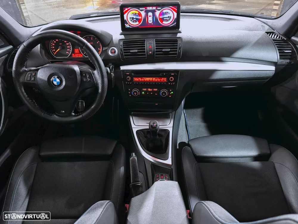 BMW 118 d Pack M - 10