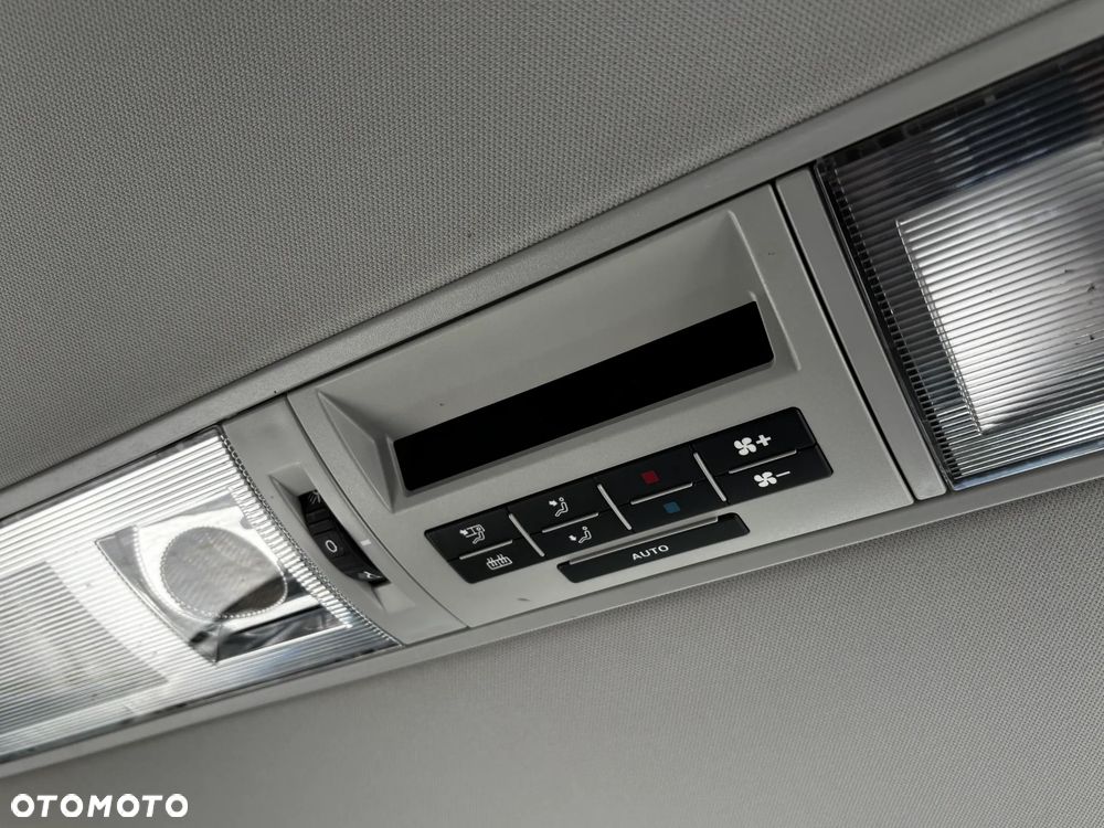 Volkswagen Multivan - 29