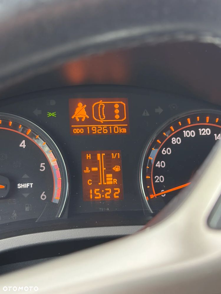 Toyota Avensis 2.0 D-4D Sol - 21