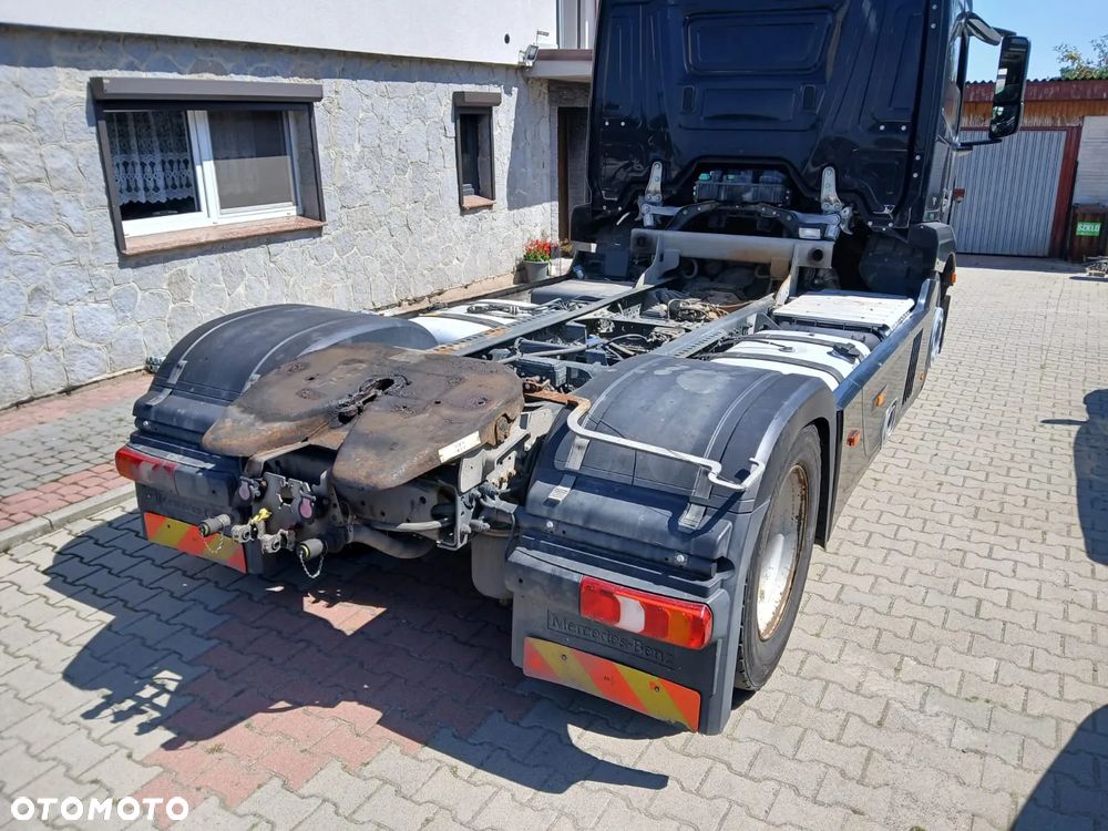 Mercedes-Benz Actros - 4