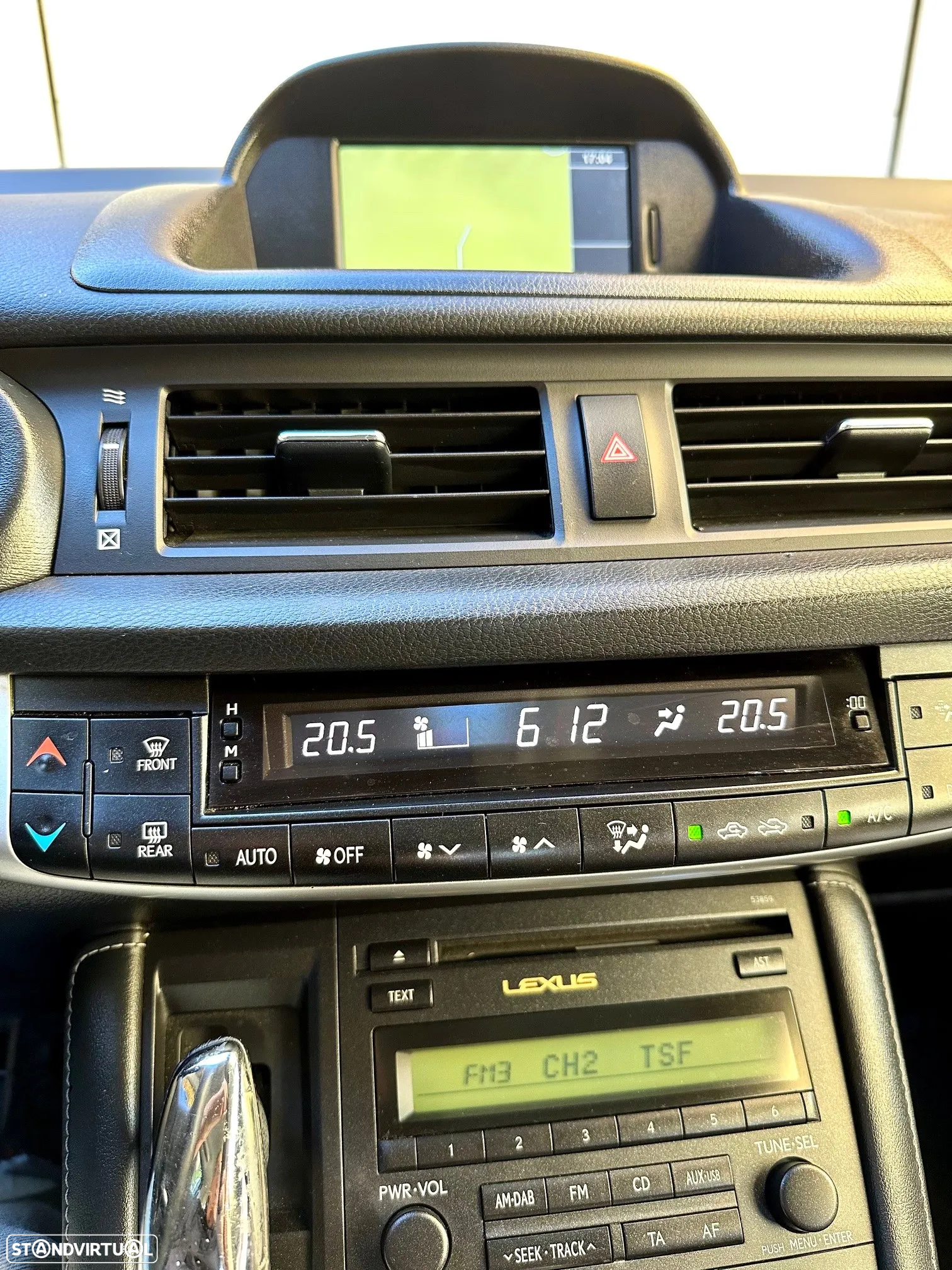 Lexus CT 200h - 14