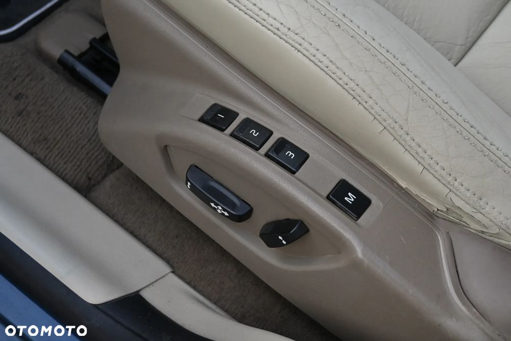 Volvo XC 60 2.4D DRIVe - 32