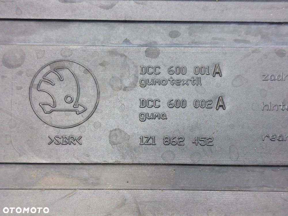 DYWANIKI KOMPLET SKODA OCTAVIA II 1Z1862452 1Z1862451 1Z1862435 - 6