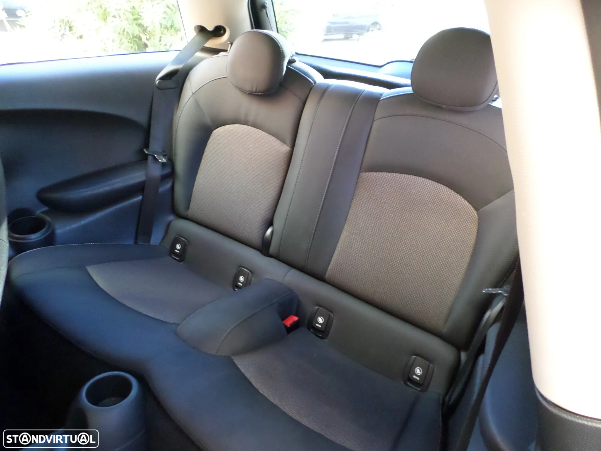 MINI 3 Portas Cooper D - 8