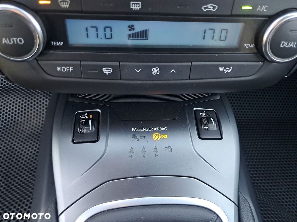 Toyota Avensis - 15