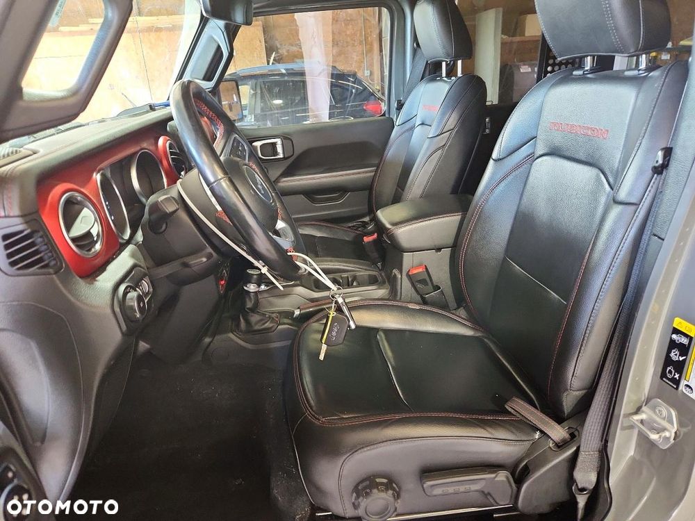 Jeep Wrangler - 8