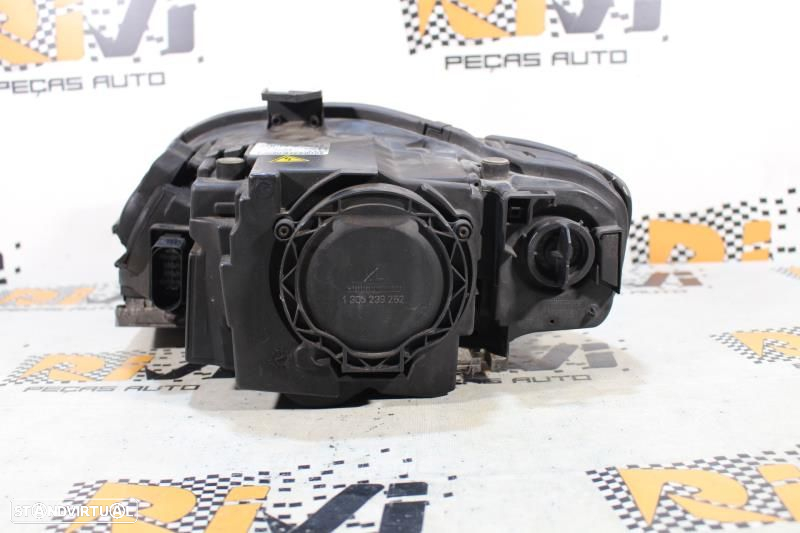 Ótica / Farol Direito Audi A4 (8Ec, B7)  8E0941004bq / 0301219684 / 8E - 4