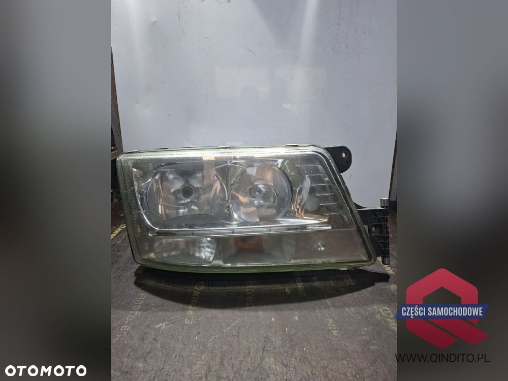LAMPA  REFLEKTOR  LED PRZÓD  LEWA  MAN TGX TGS - 2