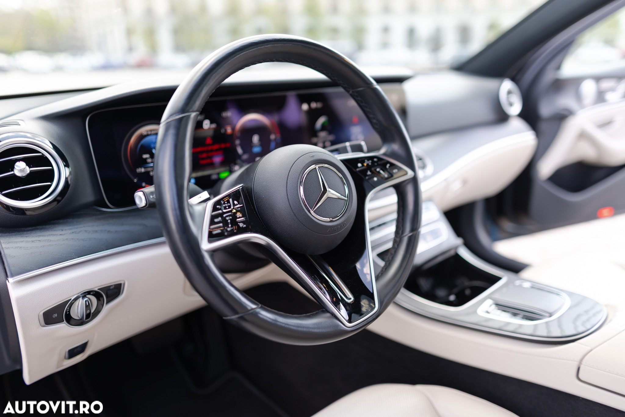 Mercedes-Benz E 300 9G-TRONIC AMG Line - 12