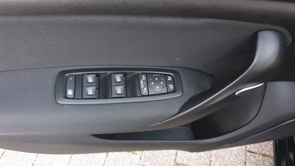 Renault Megane BLUE dCi 115 BOSE EDITION - 35