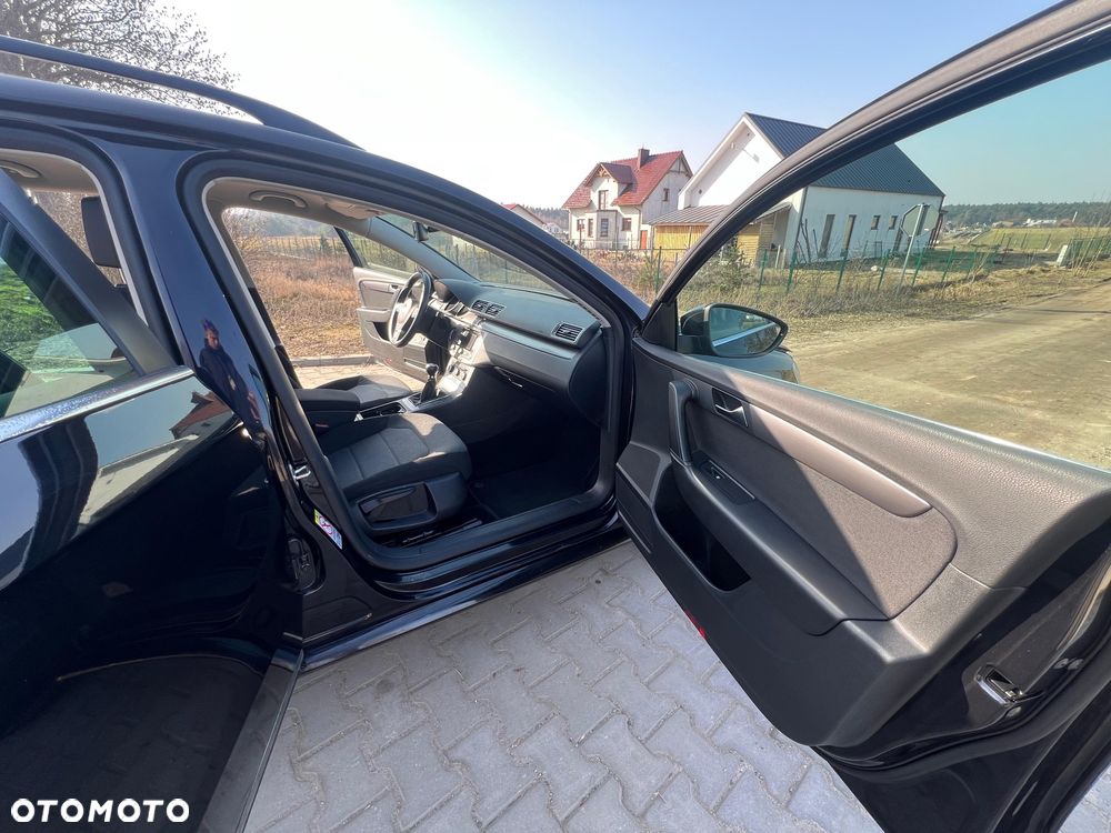 Volkswagen Passat - 20
