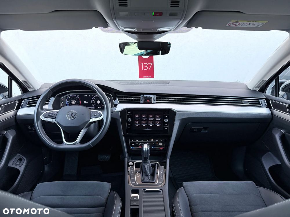 Volkswagen Passat Variant 2.0 TDI EVO Elegance DSG - 20